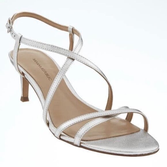 Banana Republic Silver Metallic Crossover Kitten Heel Sandals – Size 8 - Picture 1 of 11